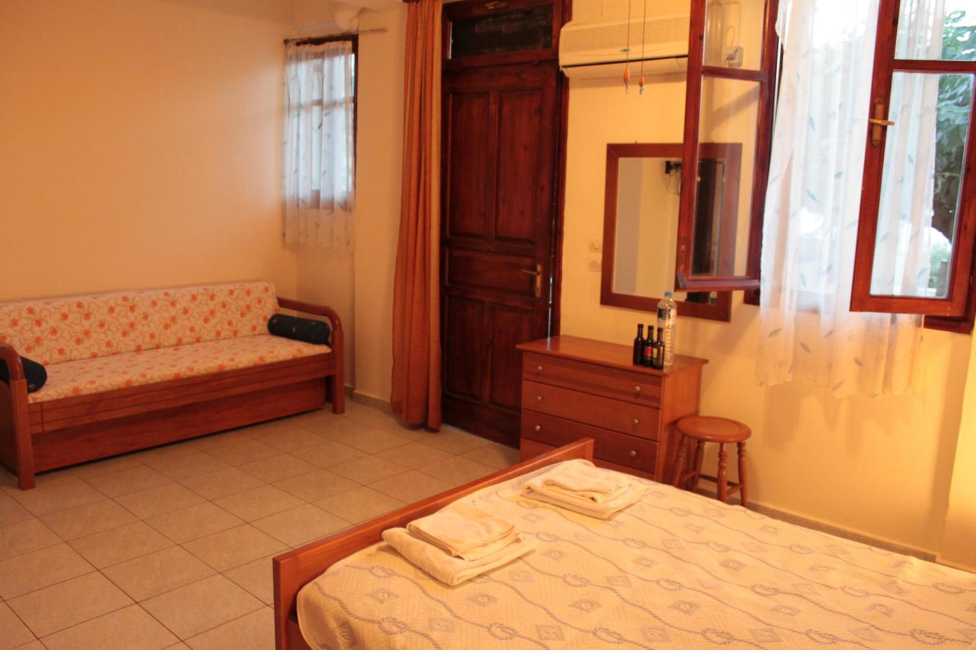 Ballas Apartments Agia Efimia Habitación foto